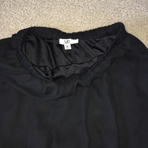 YA woman’s shorts - Picture 4 of 4